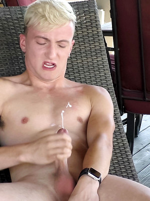 Hot twinks porn pics - Cummy Toy Play In The Sun