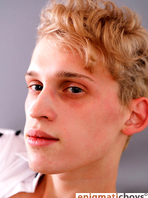 Twinks xxx pics - Cute boy Kelly