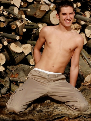 Free gay porn pics with 3590 Morning Sausage
