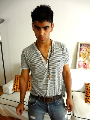 Twinks xxx pics - Emiliano, Uncut and thick.