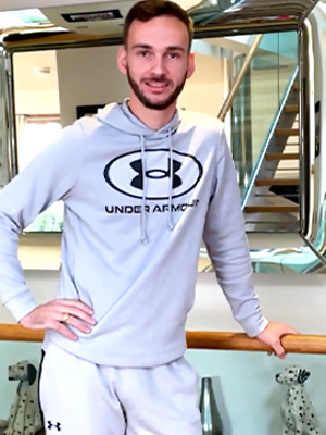 Twinks xxx pics - Straight Young Footballer Wanks his Hard Uncut Cock & Shoots a Big Load of Cum!