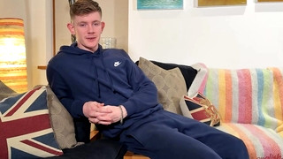 Free gay porn video Young Straight & Ripped Brodie