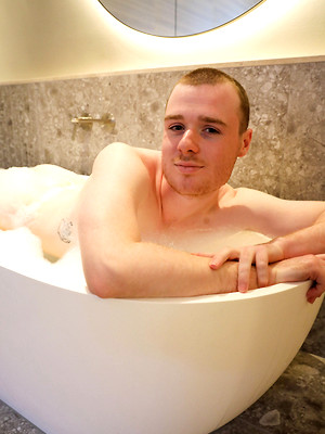 Hot boys nude photos - Jacking off my sexy mate Tom Robinson