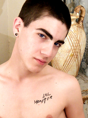 Gay sex pics with Sexy Rad Playing Doctor