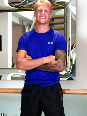 Twinks xxx pics - Straight Young Jake Returns to Show off his Ripped Body