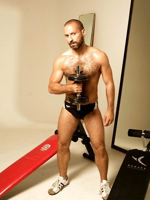 Gay male in Jalif Studio