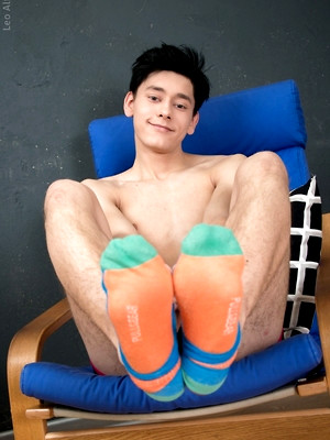 Cute uncut gay boys - Pumping His Big Twink Cock