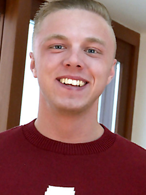 Gay sex pics with Young Str8 PT Lewis Shows off his Muscular Body