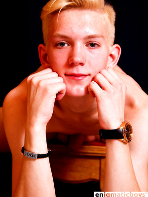 Hot boys nude photos - Blonde sexy boy Jensen