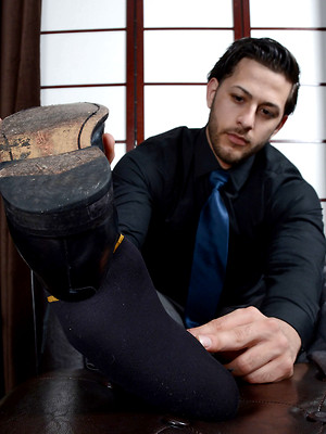 Gay sex pics with Bobby V's Size 10 Feet & Dress Socks
