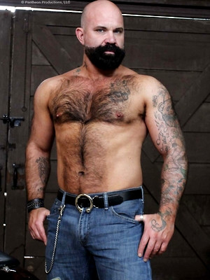 Free gay xxx pics with Victor West solo