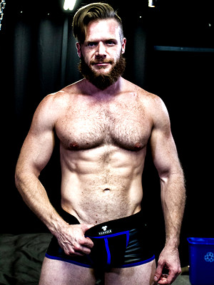 Hot gay sex pics with Dungeon  Featuring: Brian Bonds & Dale Savage