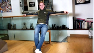 Gay Straight porn video Young Straight Vaughan Wanks his Solid Uncut Cock & Squirts a Huge Load Everywhere!