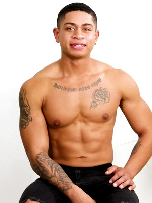 Gay porn pics Leon Foreman Is Living His Dream!