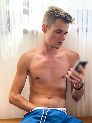 Cute uncut gay boys - Lincoln Carrel