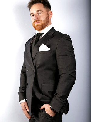 Gay pics of Suited Hustler