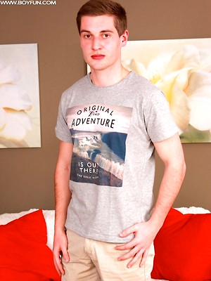 Cute uncut gay boys - Finn Petrov busting a nut all over his stomach.