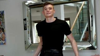 Gay porn video Young Straight & Ultra Flexible Ellis King Wanks his Big Uncut Cock & Shoots his Load!