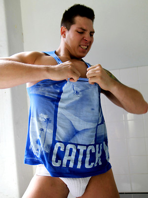 Hot gay album pics Str8 Aussie Tom Lucas flexing and stripping for Ben