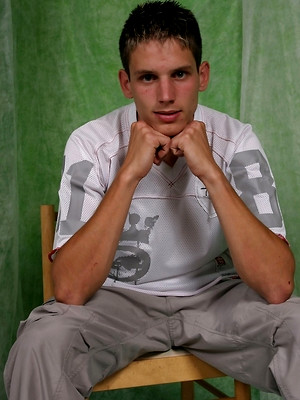 Gay boys pics - Horny european boy jacking off