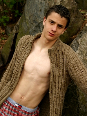 Twinks xxx pics - Twink jacking off uncut cock