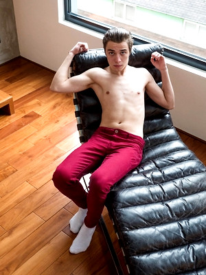 Hot boys nude photos - Skinny twink   Zachary Dugan solo