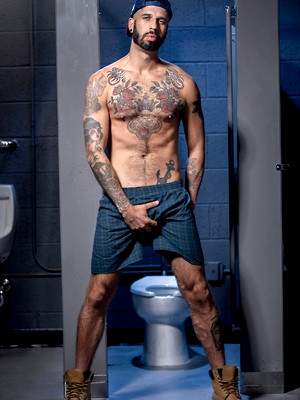 Gay porn pics Show Hard - Romeo Davis, Cole Connor, Beau Butler