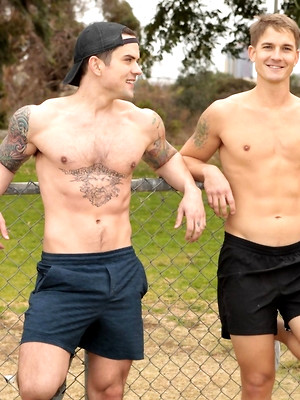 Gay sex pics with Gay hunks Brandon Anderson & Dakota Payne have wild anal sex after a workout