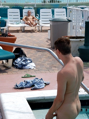 Hot twinks porn pics - Gay hotties Jaeden James & Roberto Santiago suck & fuck each other poolside