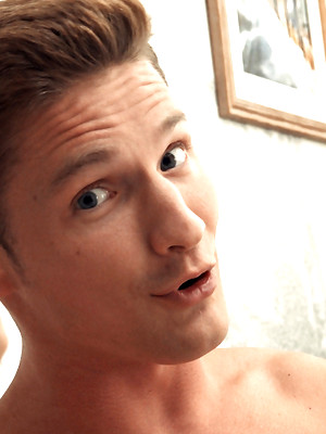Free gay porn pics with Viggo Sorensen