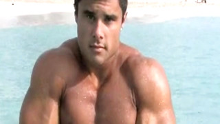 Free gay sex with Latino bodybuilder Tony Searle naked