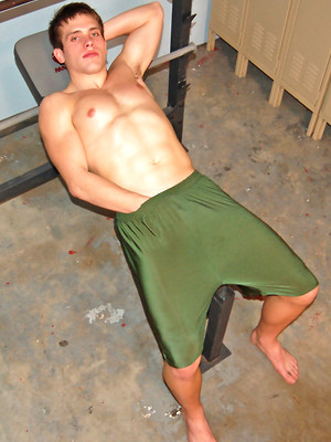 Free gay xxx pics with Muscular Gym Jerkoff