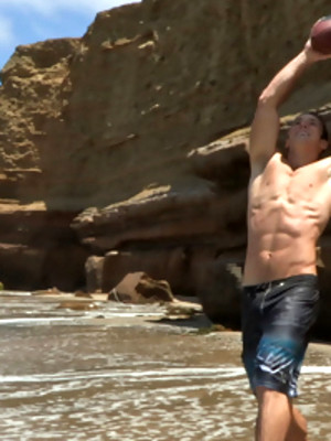 Gay sex pics with Beefy and muscular boy Sidney