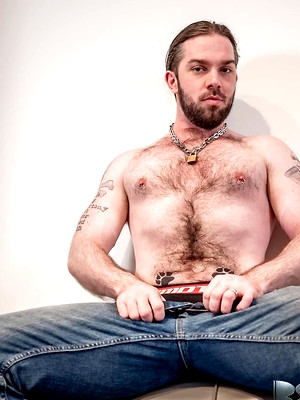 XXX gay photos of Jeremy Feist