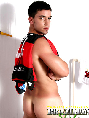 Gay male in Tommy Lima posing naked