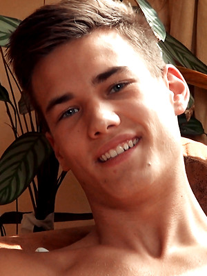 Hot gay sex pics with Tom Houston solo