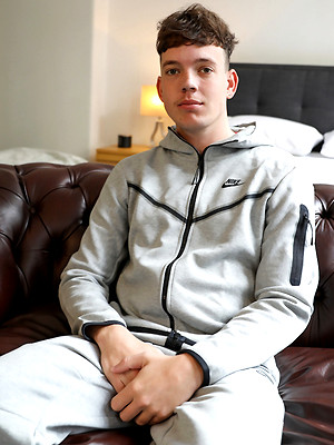 Gay sex pics with Aussie boy Liam Taylor stripped down