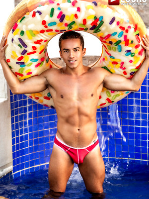 Free gay porn pics with Drake Rogers and Dante Lauro Service Andrey Vic's Uncut Dick