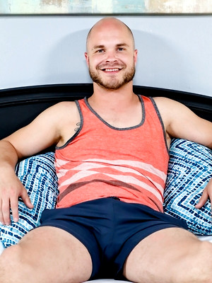 Free gay porn pics with Tommy Taylor: Solo, Scene #01