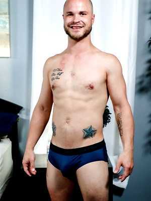 Gay sex pics with Tommy Taylor: Solo, Scene #01