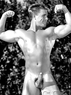 Gay male in Cute muscled stud shows his perfect body